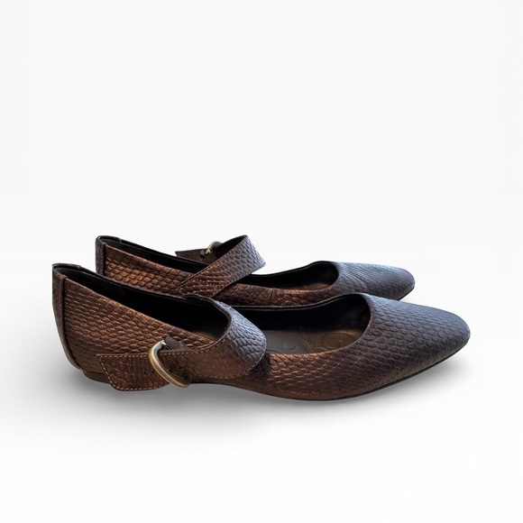 Born Shoes - Brand new Born Codder square toe Mary Jane ballet flats, brown/bronze. 8.5
